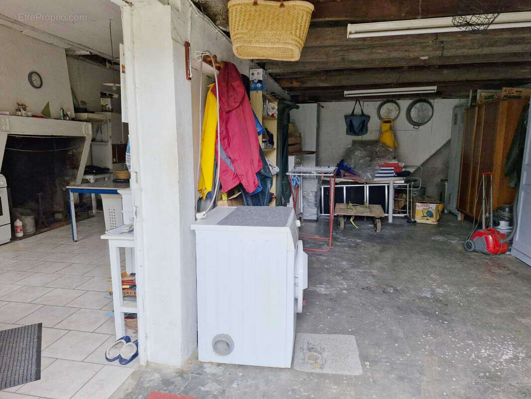 Maison à LAMOTHE-MONTRAVEL