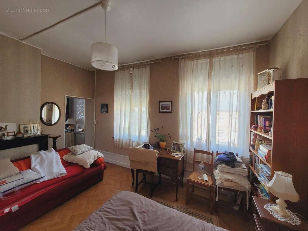 Maison à AVESNES-SUR-HELPE