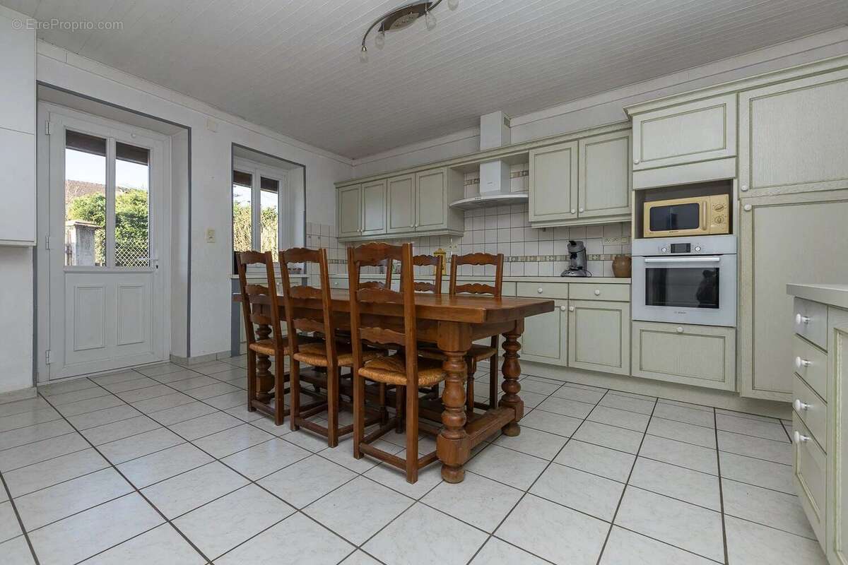 Maison à BOUVESSE-QUIRIEU