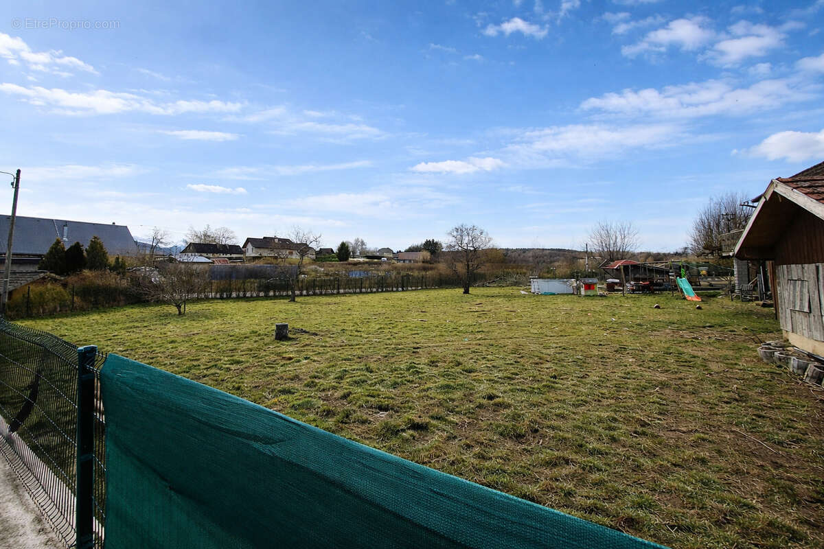Terrain à GROISY