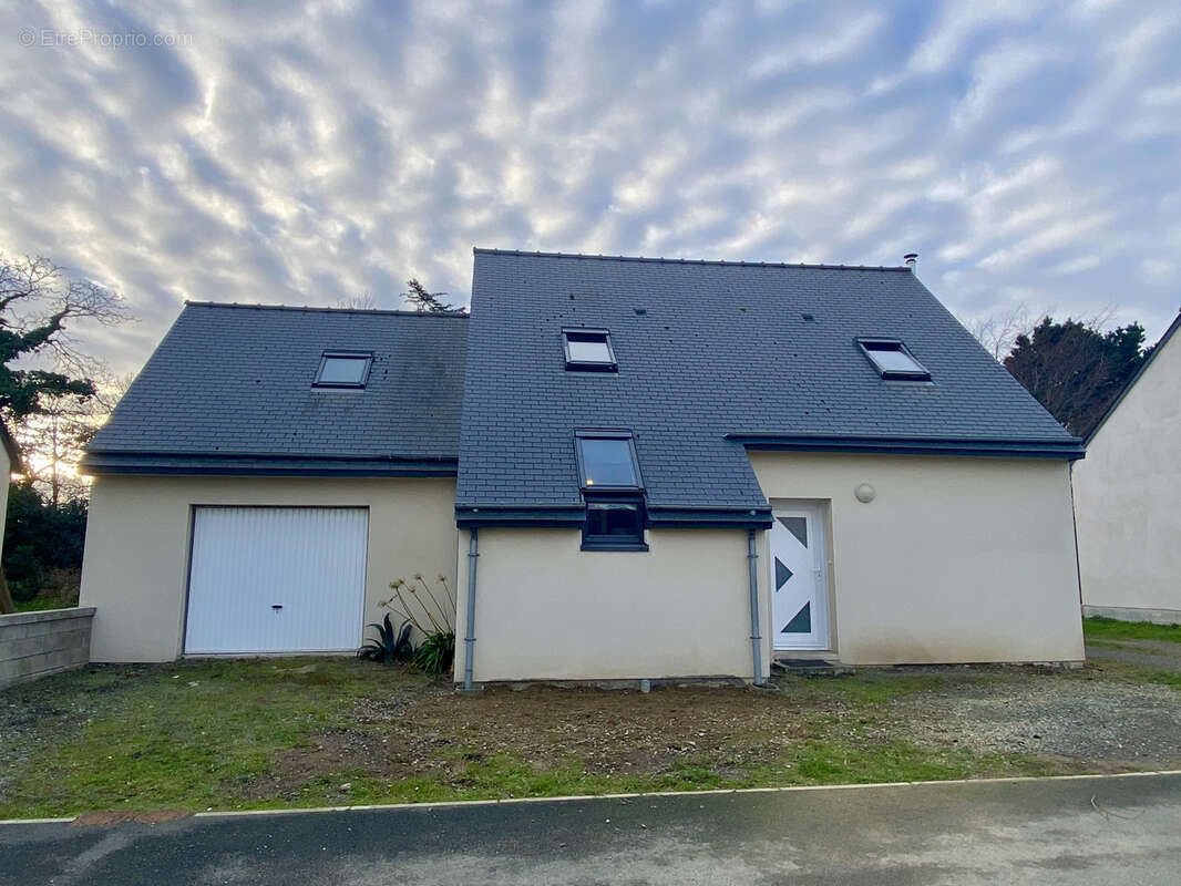 Maison à PLOUGRESCANT