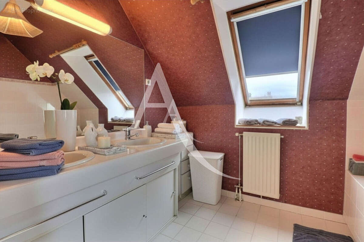 Maison à COURDIMANCHE