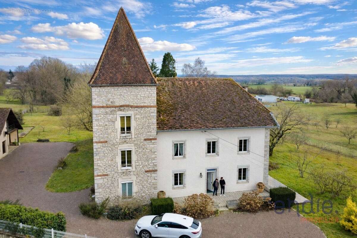 Maison à SALANS