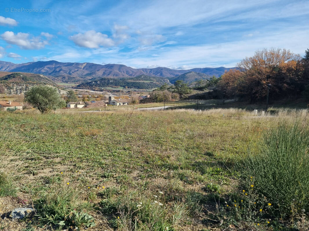 Terrain à AUBIGNOSC