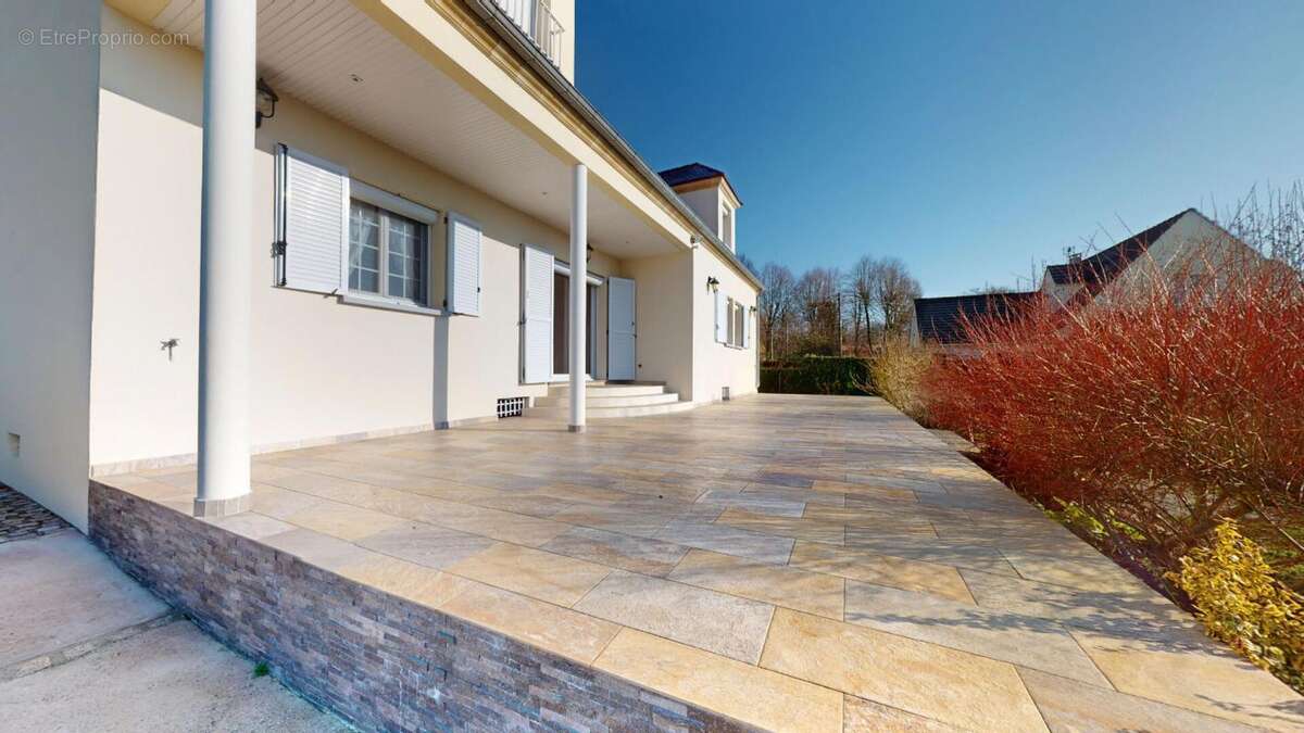 Maison à ROZAY-EN-BRIE