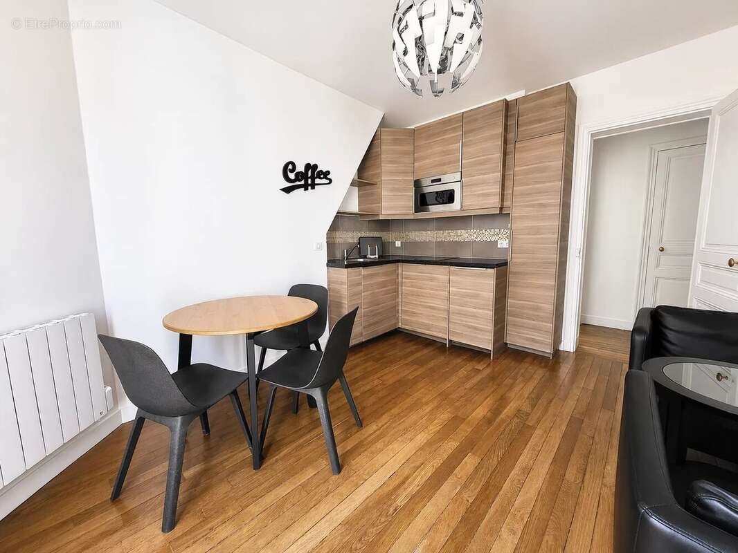 Appartement à PARIS-15E