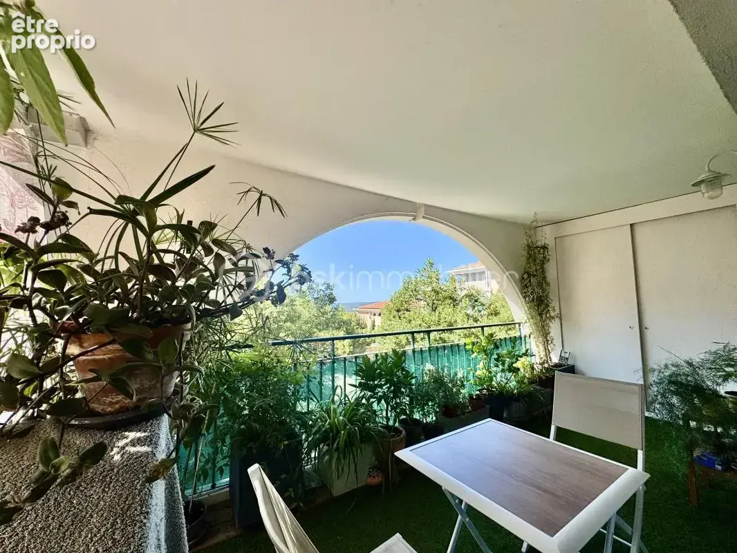 EGUILLES : Centre village 4 pièces et balcon avec vue dégagée - photo 2