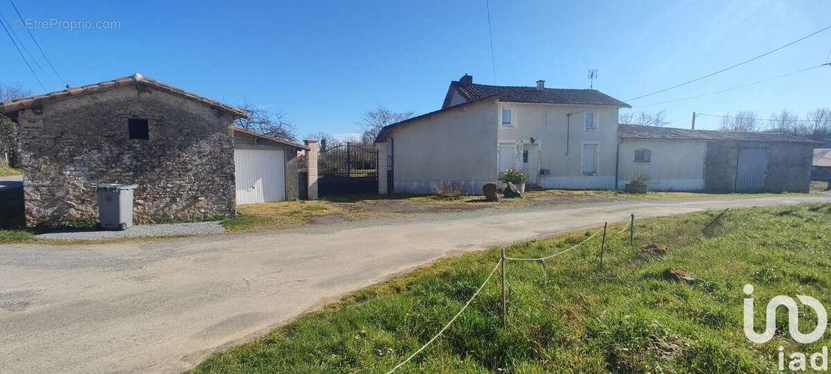 Maison 148 m² à Fomperron  - photo 2