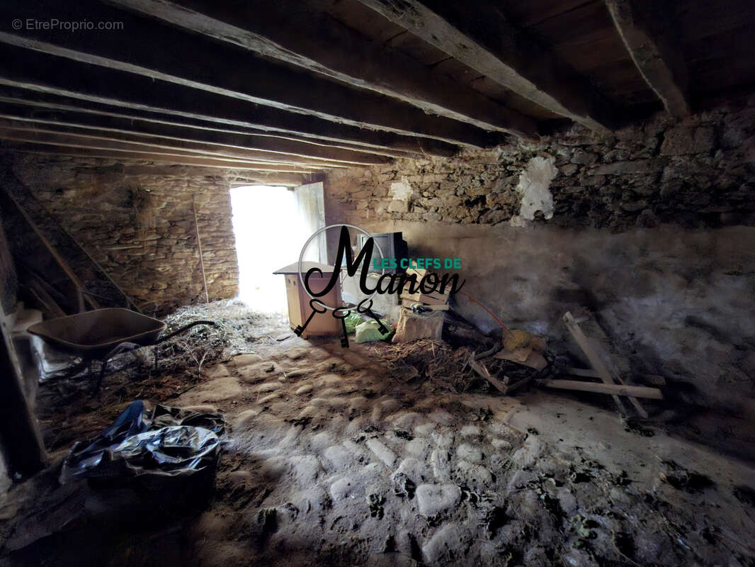 Maison à rénover 2 chambres petit terrain + grange - photo 19