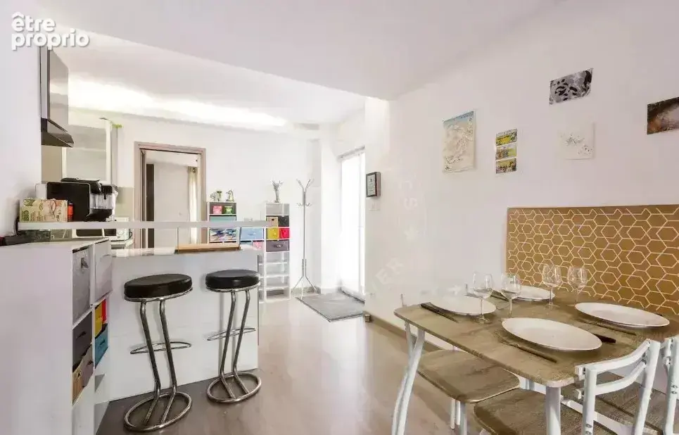 A vendre sur Sevrier, Superbe T2 avec plage privée - photo 4