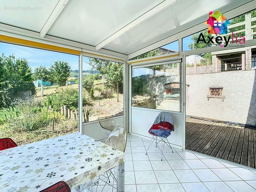 A vendre- secteur saint-bonnet-des-quarts- maison avec grange et dépendances sur terrain de 2110 m2 - photo 4