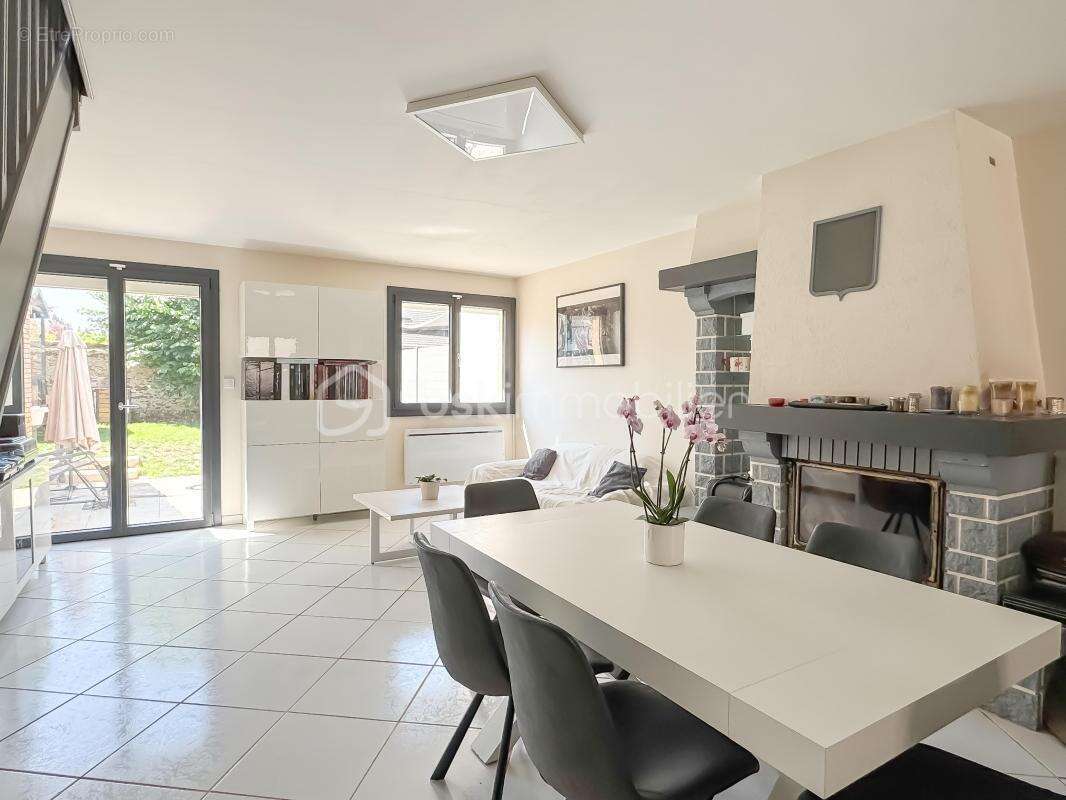 Maison à OZOIR-LA-FERRIERE