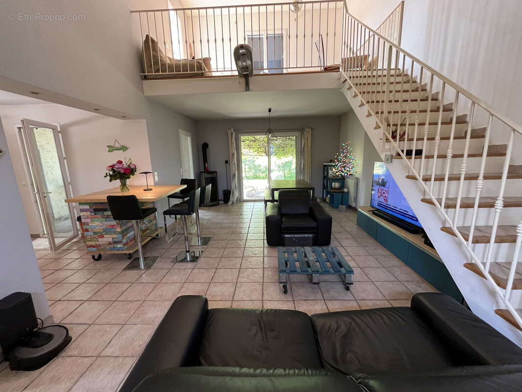 Autre à PUGET-SUR-ARGENS