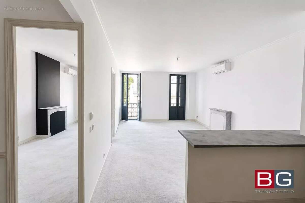 Appartement à VALLAURIS