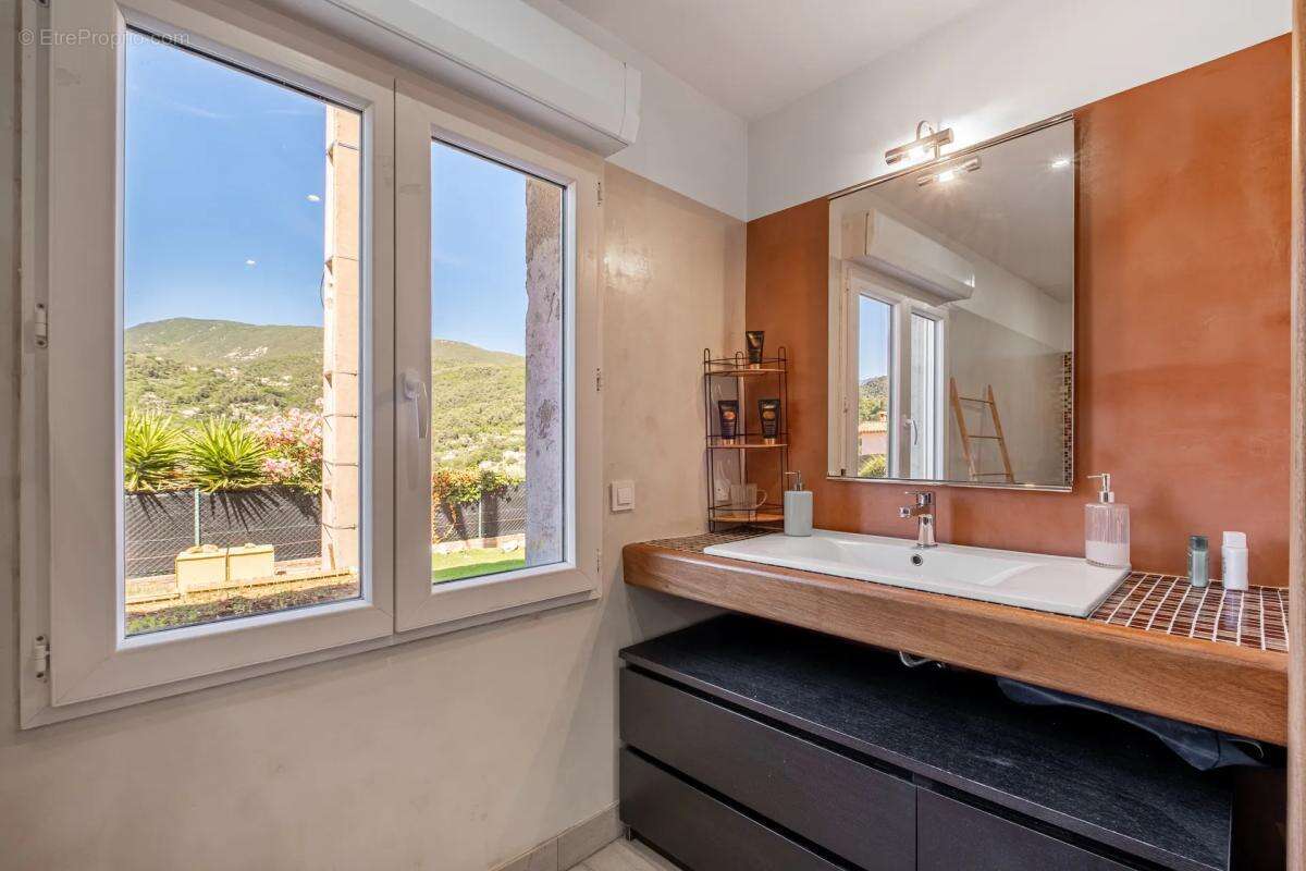 Maison de 6 pièces de 139 m² à Saint-Blaise - photo 14