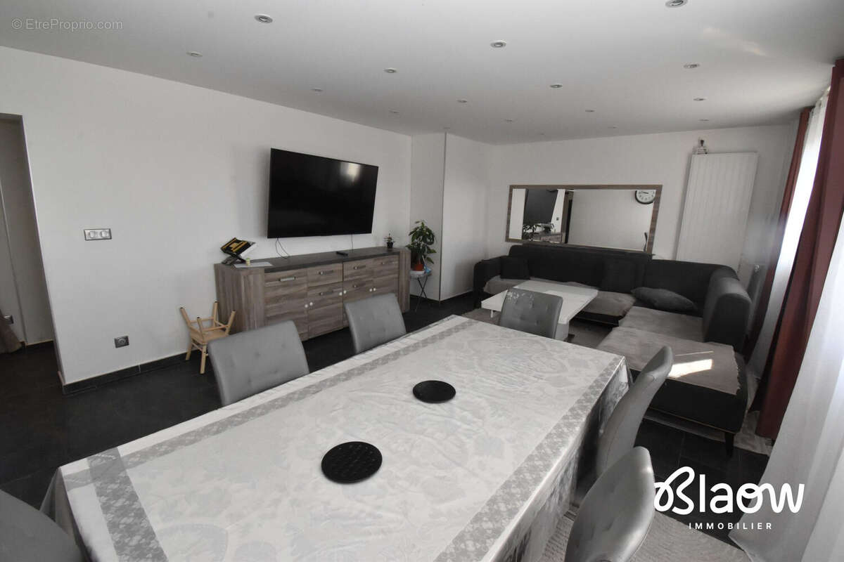 Appartement à MEYZIEU