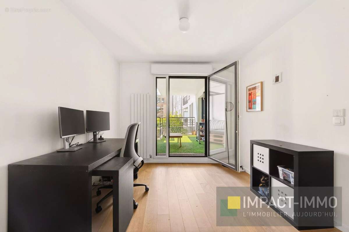 Appartement à COURBEVOIE