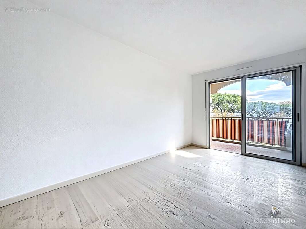 Appartement à MANDELIEU-LA-NAPOULE