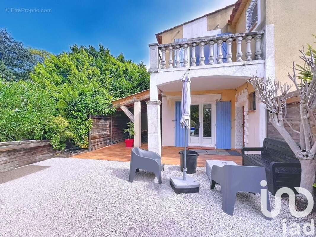 Photo 3 - Maison à SAINT-MITRE-LES-REMPARTS