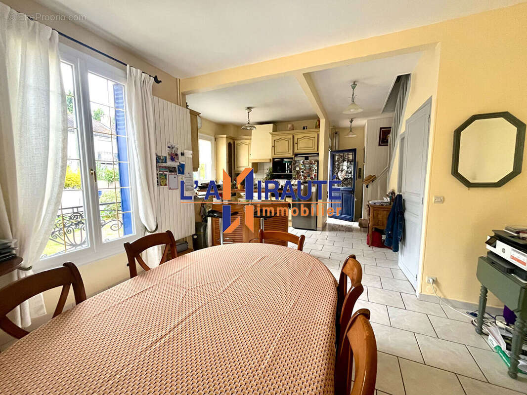 Maison à MAISONS-LAFFITTE