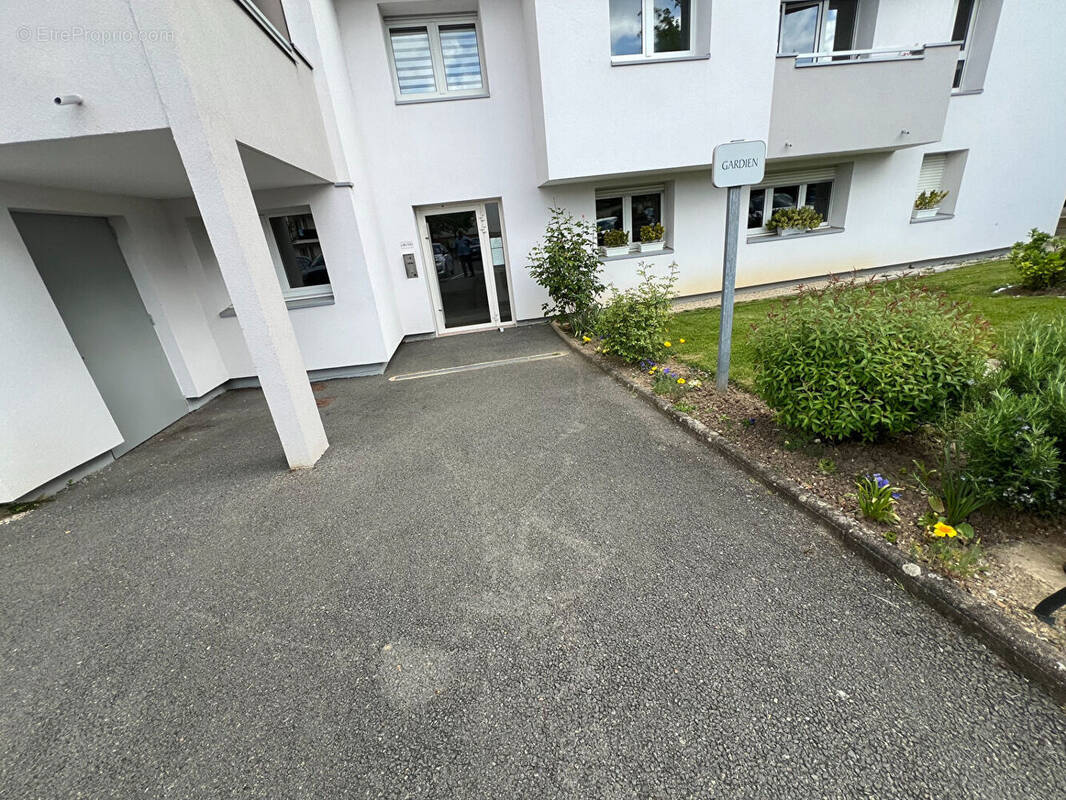 Appartement à EPERNON