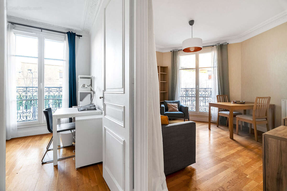 Appartement à PARIS-17E