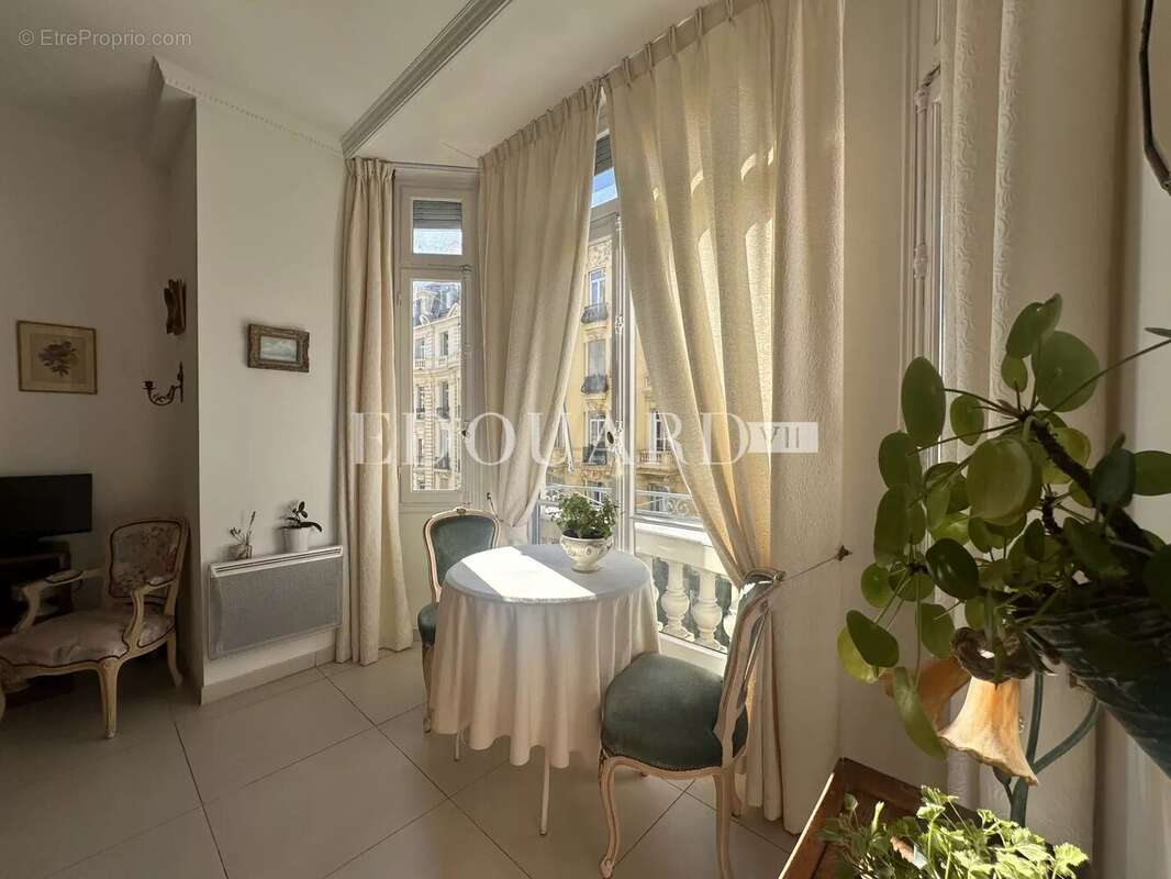 Appartement à MENTON