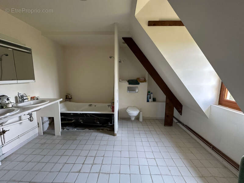 Maison à SAINT-GEORGES-DU-VIEVRE