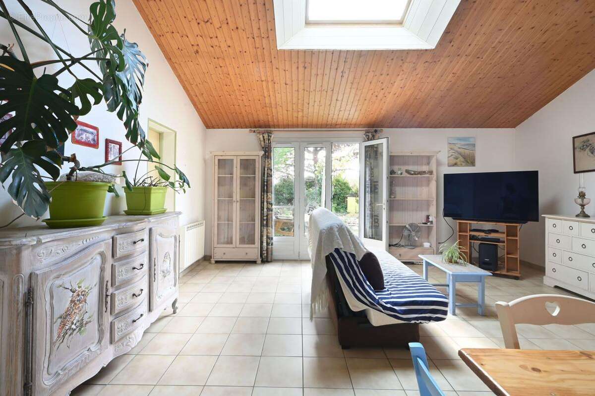 Maison à SAINT-CLEMENT-DES-BALEINES