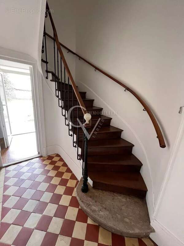 Appartement 235 m² à Etrepagny  - photo 6