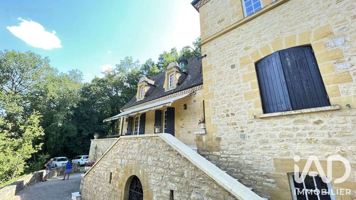 Maison 250 m² à Cenac-Et-Saint-Julien  - photo 9