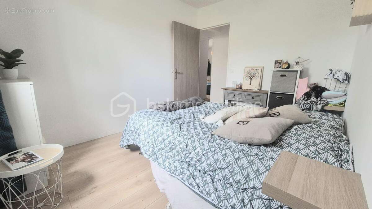 HYERES OUEST - Appartement T4 de 91 m² - Terrasse - Stationnement privatif - photo 11