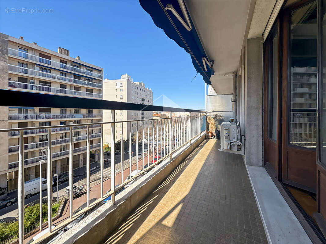 Appartement à MARSEILLE-4E