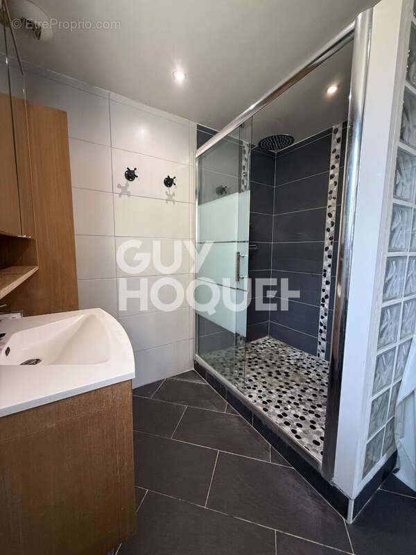 Maison 143 m² à Pierrefonds  - photo 7