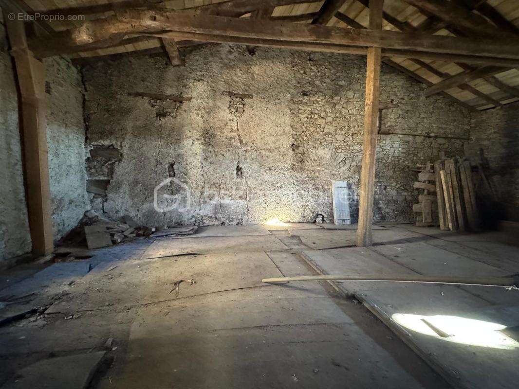 Appartement à LABRUGUIERE