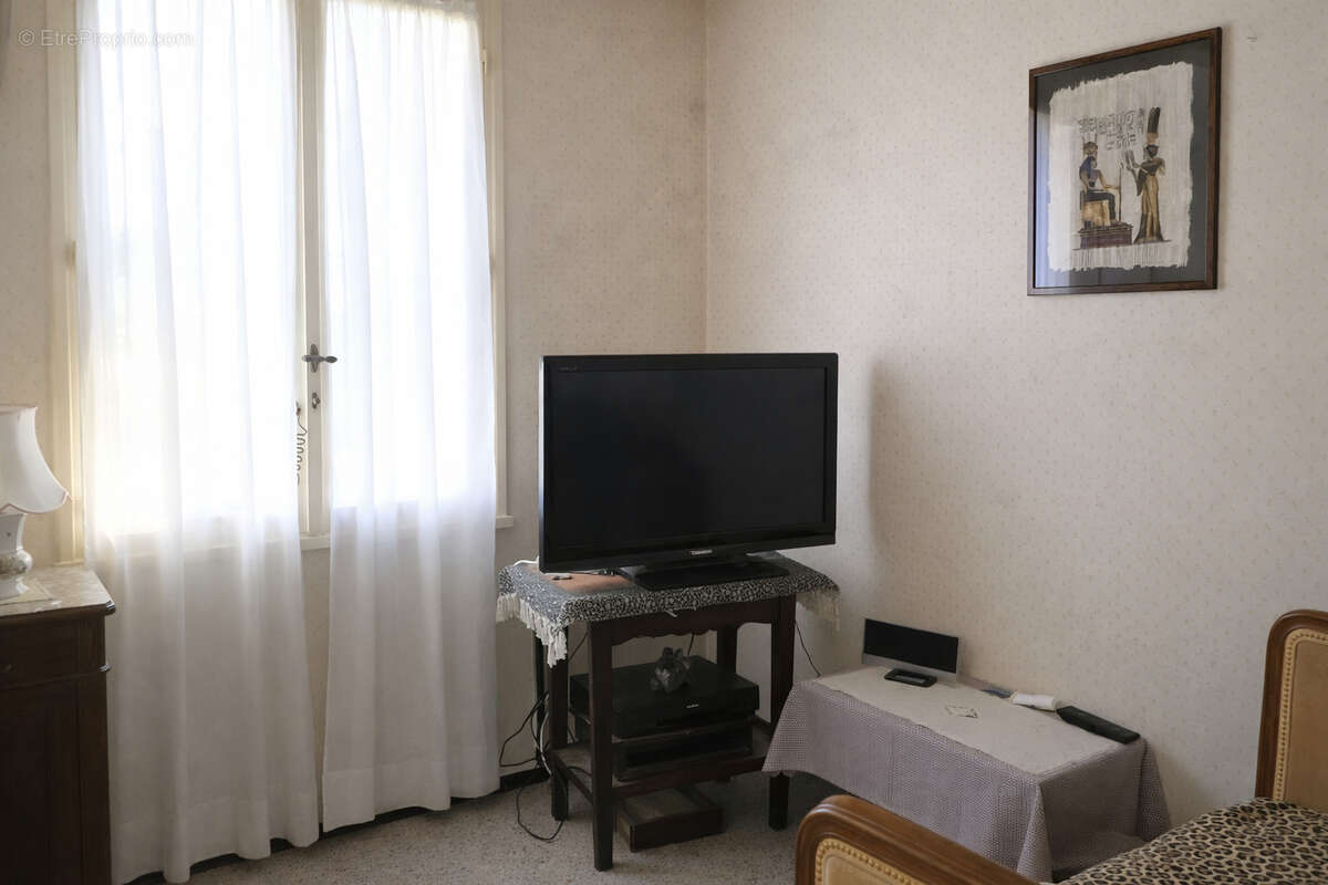 Maison en Viager  de 82 m2 Carrez à Gardanne sur grand terrain de 1 000 m2 - photo 9