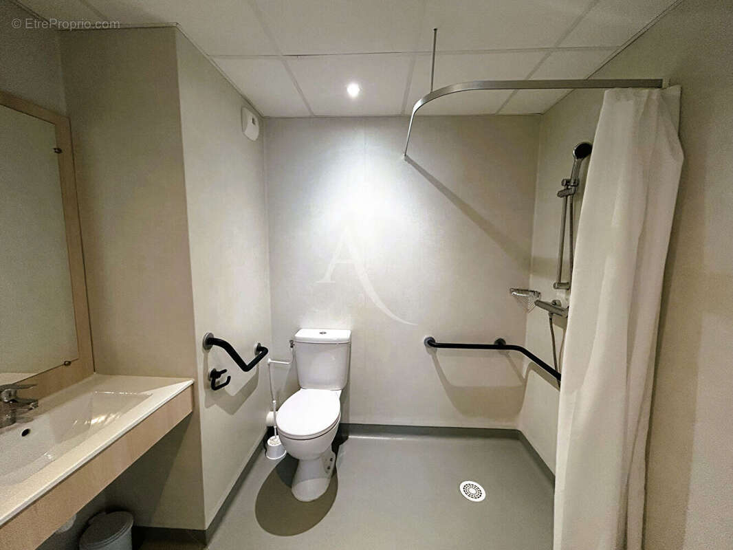 Bel appartement 2 pièces, terrasse parking dans résidence sénioriale au Mas Vermeil - photo 12