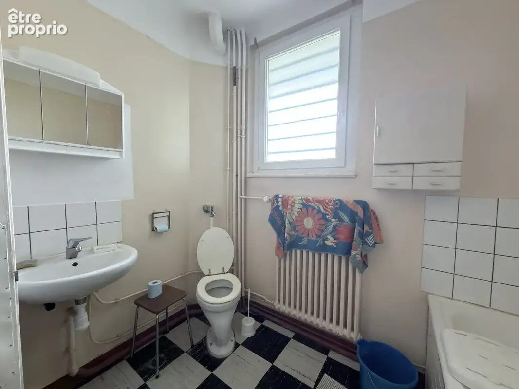 Ensemble immobilier à fort potentiel avec 4 appartements, 8 garages et dépendance - photo 15