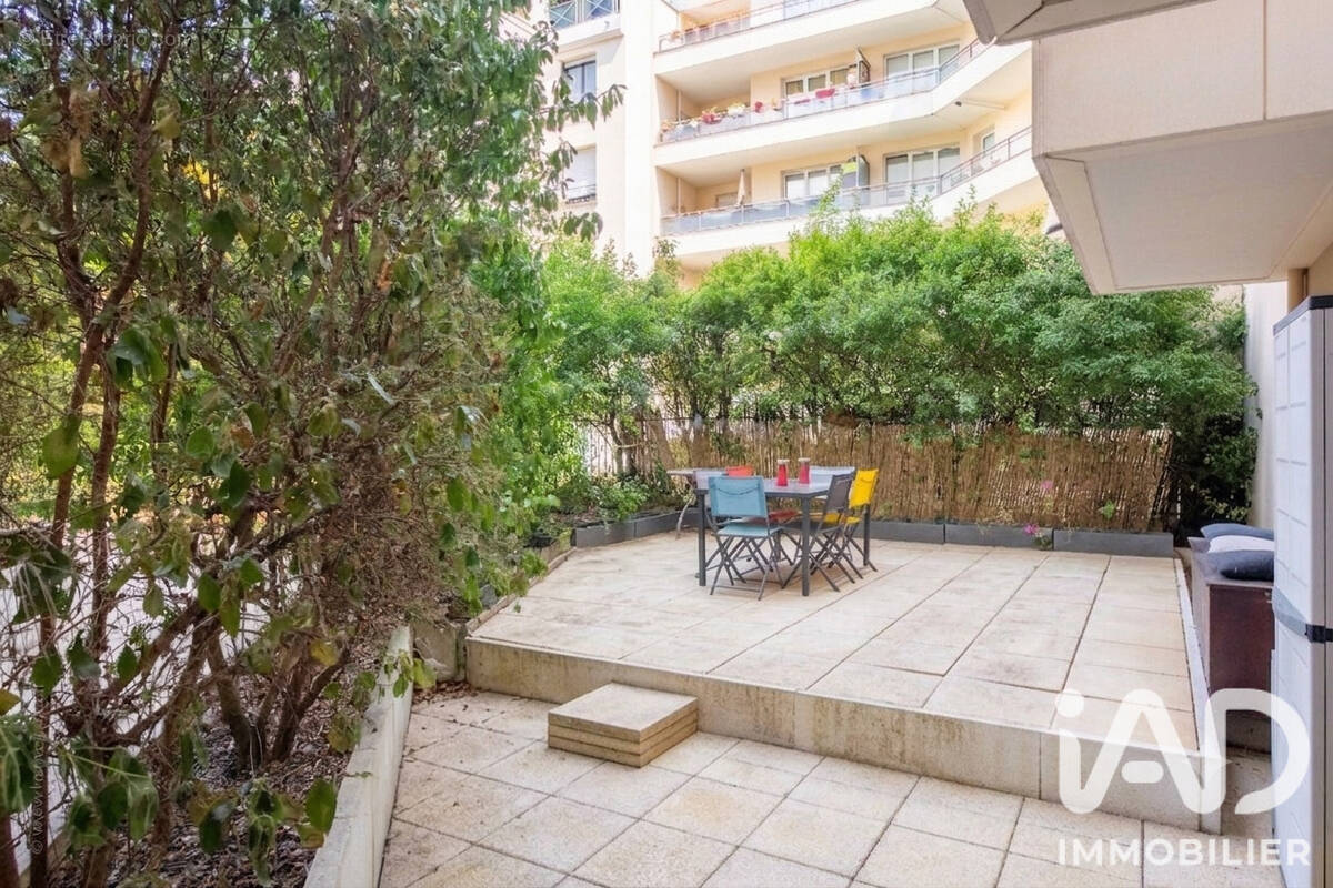 Photo 1 - Appartement à MONTROUGE