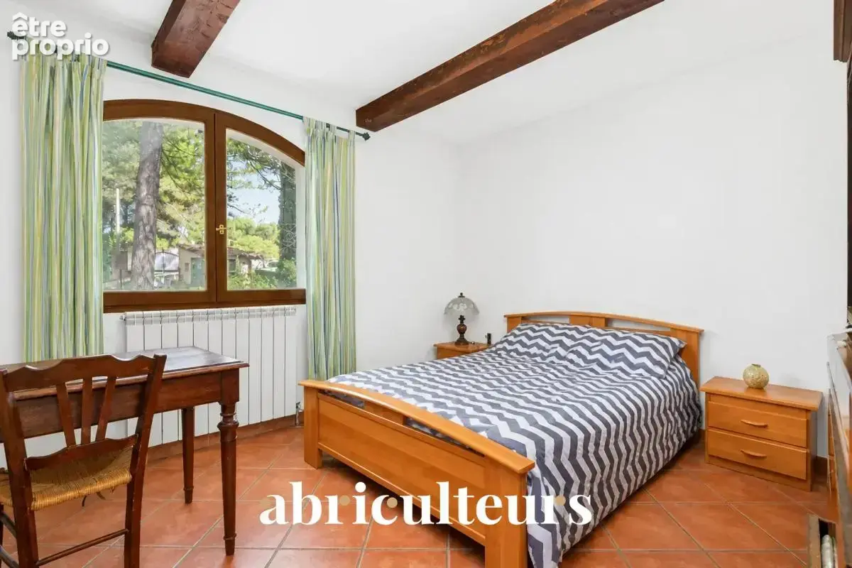 LES PENNES-MIRABEAU – Villa 230 m², piscine + 3 appartements loués - photo 9