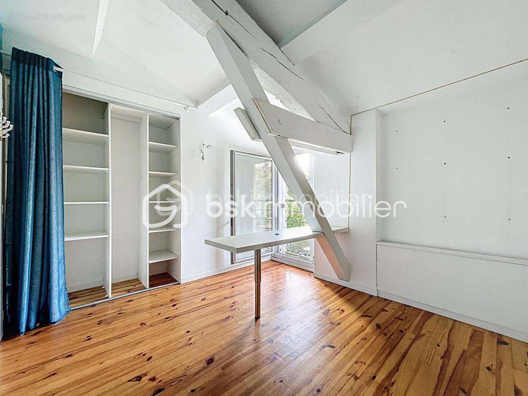 Rare aux Minimes – T4 Duplex esprit maison – Parking – Métro 3 min – 320 000 € - photo 7