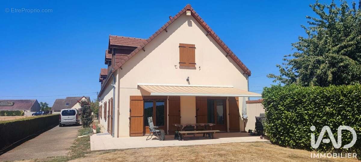 Maison 280 m² à Trizay-Les-Bonneval  - photo 2