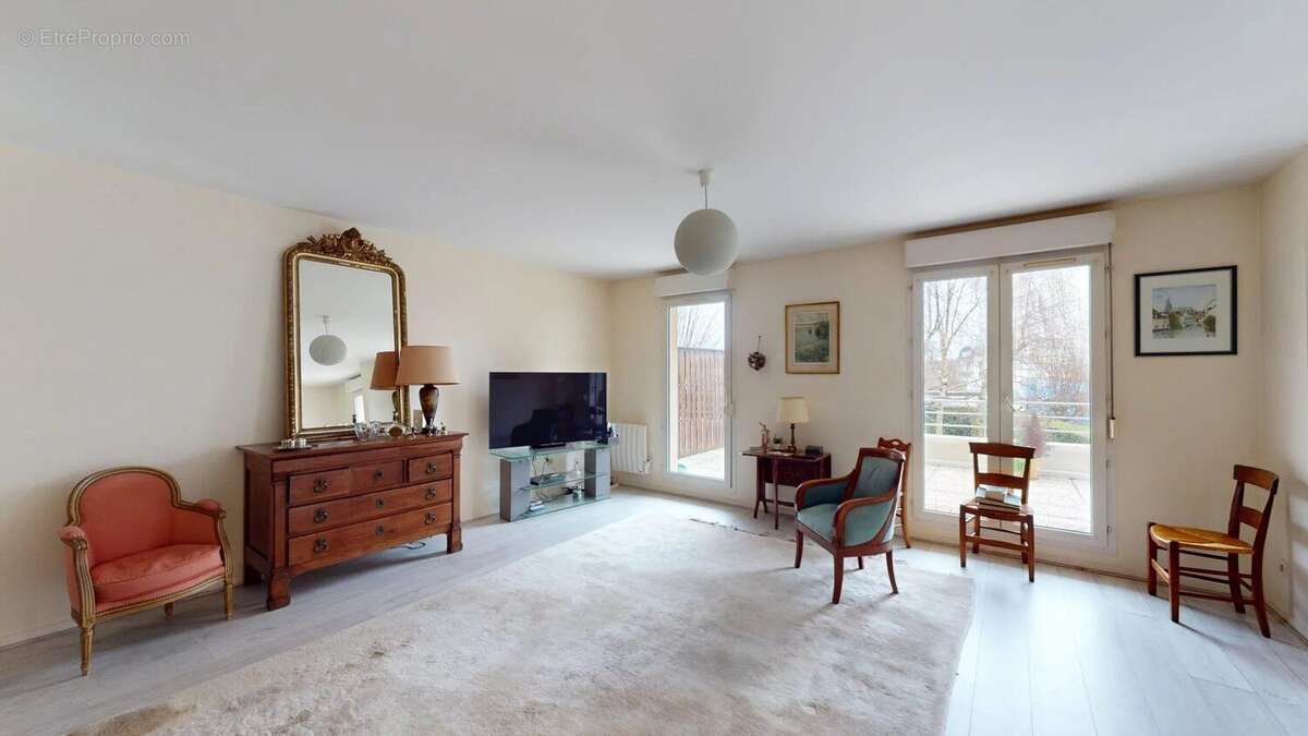 Appartement à MAINVILLIERS