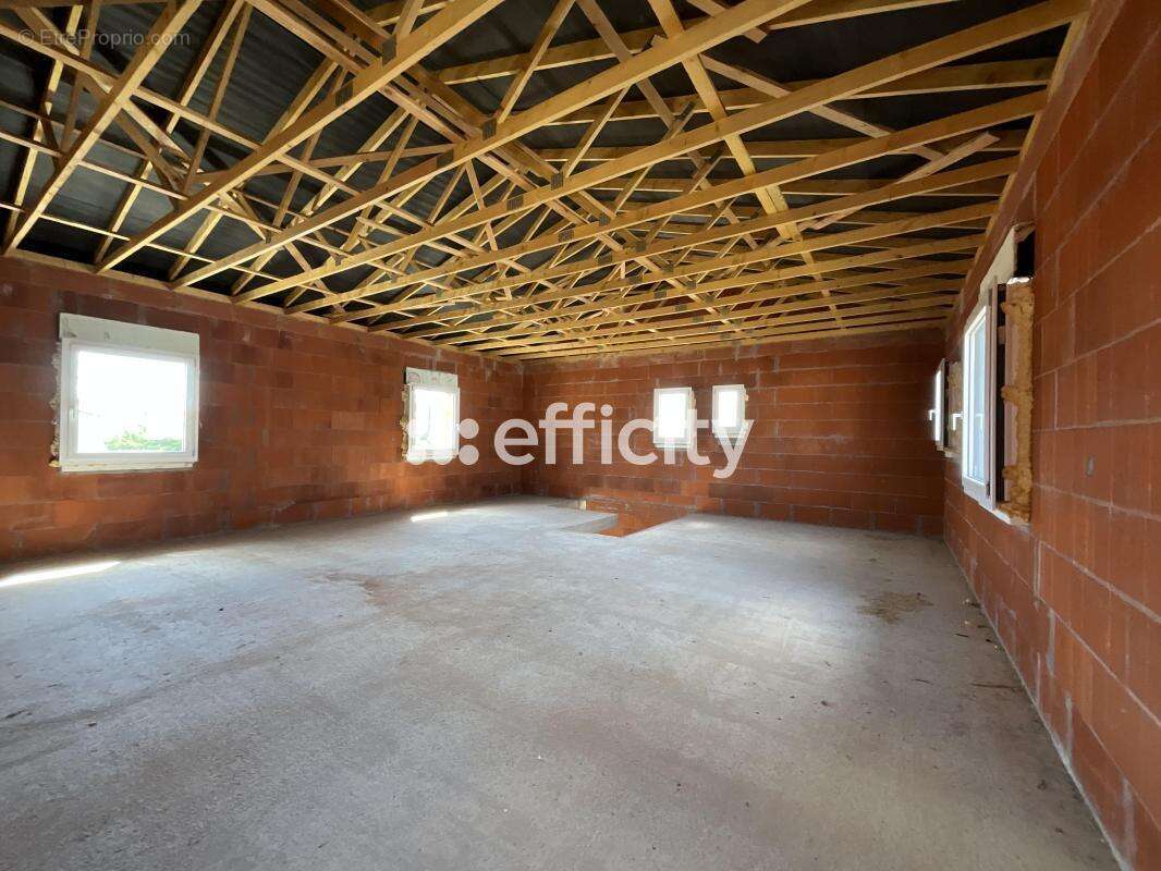 Maison à LAVILLEDIEU