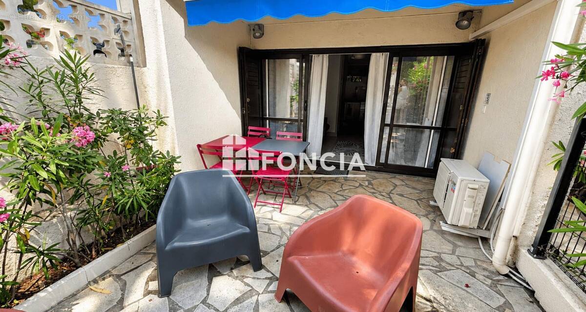Appartement à ROQUEBRUNE-SUR-ARGENS