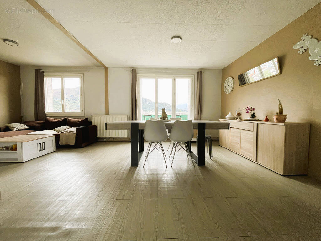 Appartement à FONTAINE