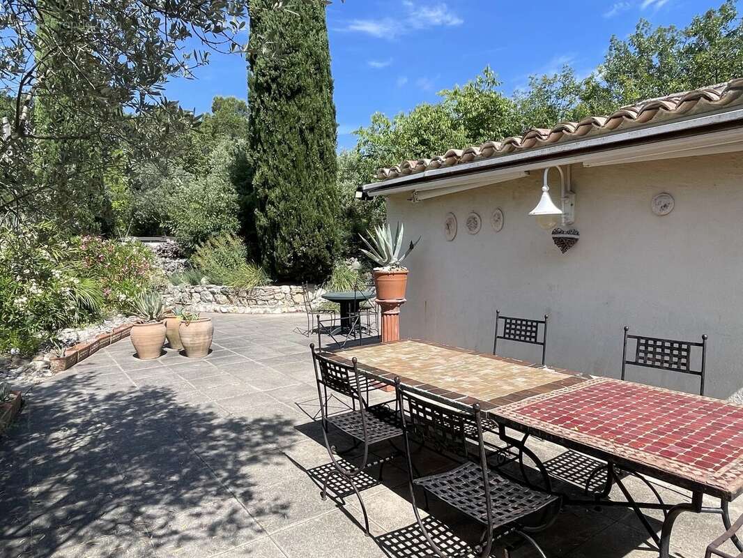 Maison à FIGANIERES