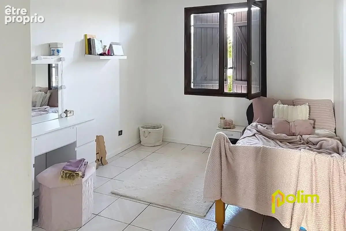 maison F6 sur sous-sol, idéalement placé - photo 5
