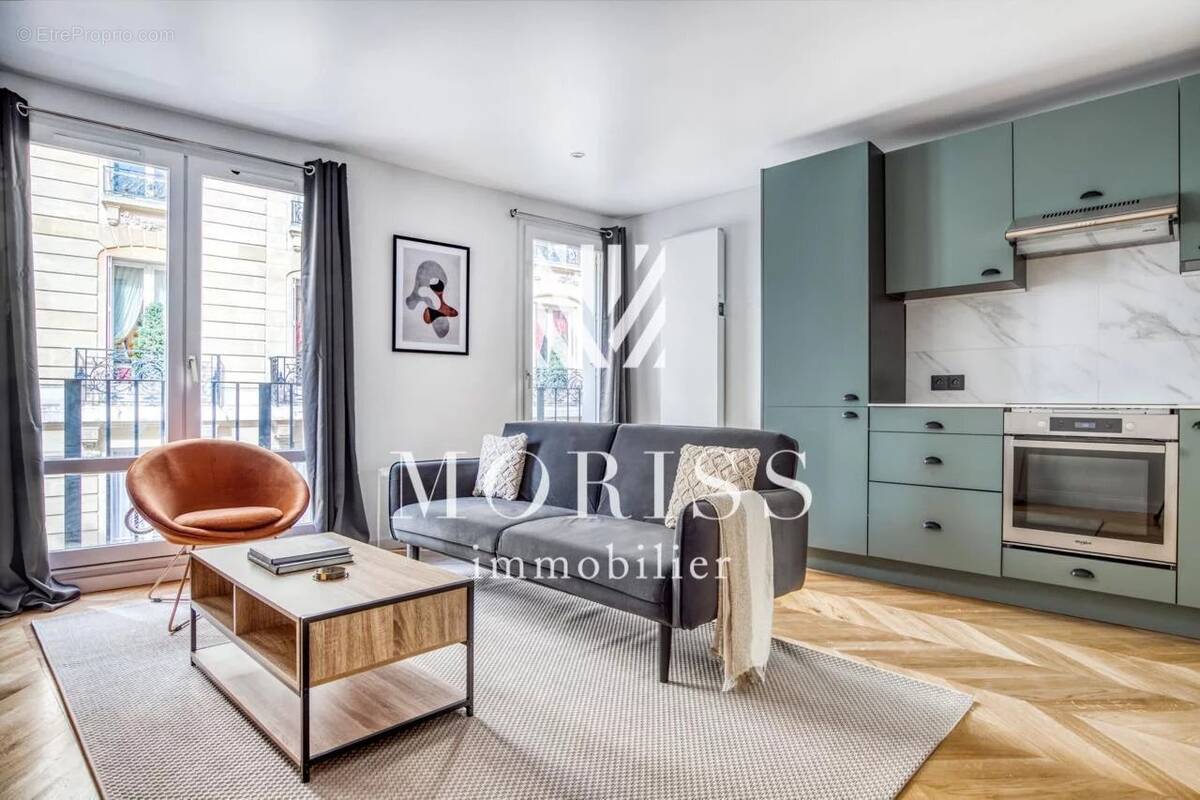 Appartement à PARIS-16E