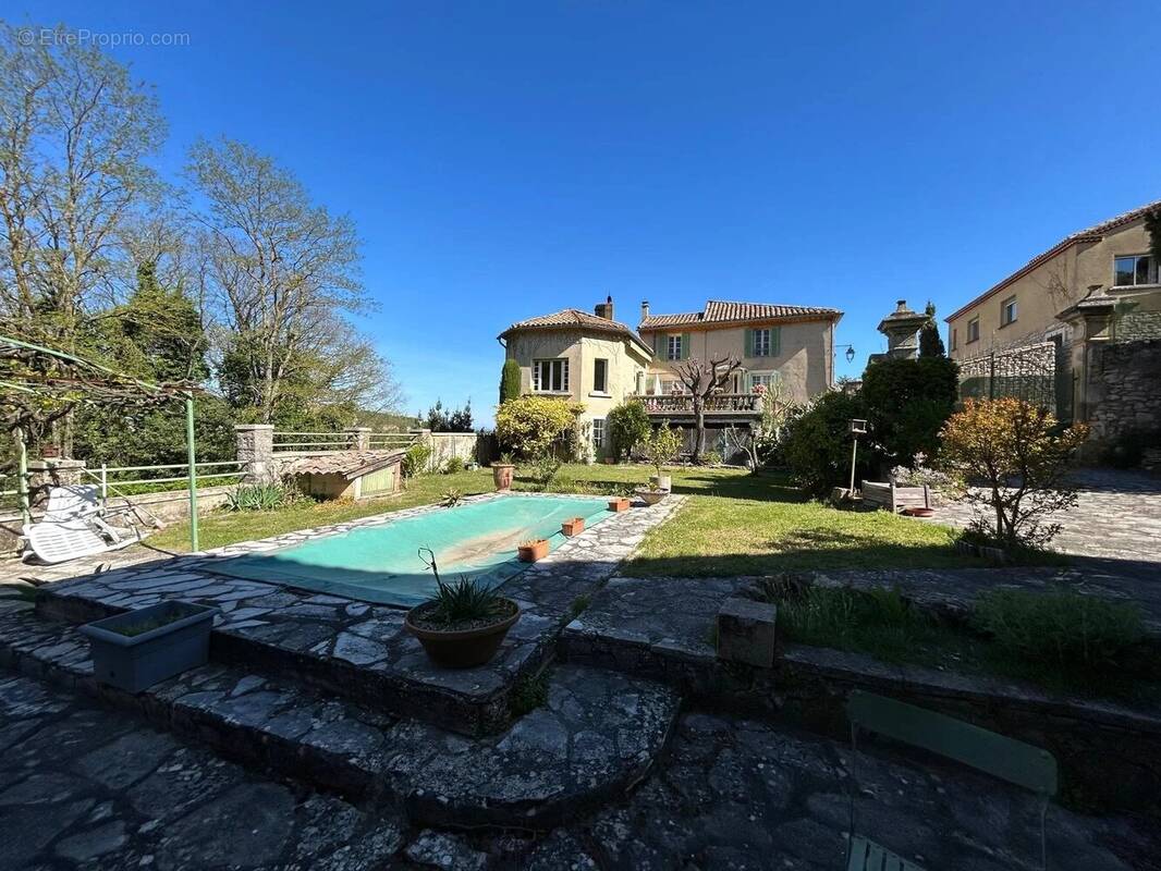 Maison à SAINT-VICTOR-LA-COSTE